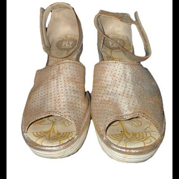 FLY LONDON Yake Metallic Wedge Sandal Perforated Leather Hook Loop Sz 39(8-8.5) - Picture 1 of 8